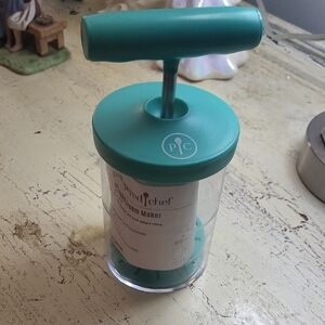 Pampered Chef Teal Coffee Press